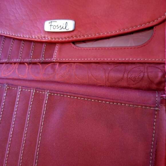 Fossil Genuine Leather Wallet Red Tri Fold 12 Card Slots Checkbook Flawed READ - Picture 16 of 16